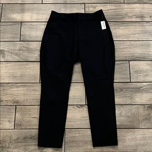 Old Navy Women's Black high rise, pixie dress Pants